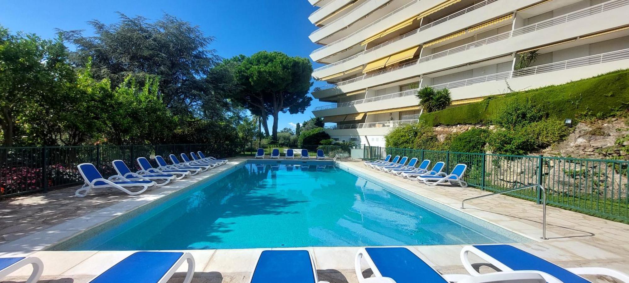 Apartment - Sea View- Swimming Pool - Parking - *