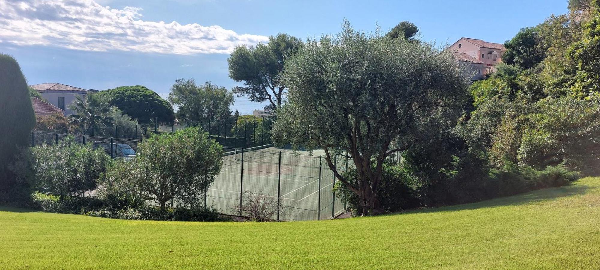 - Sea View- Swimming Pool - Parking - Cannes