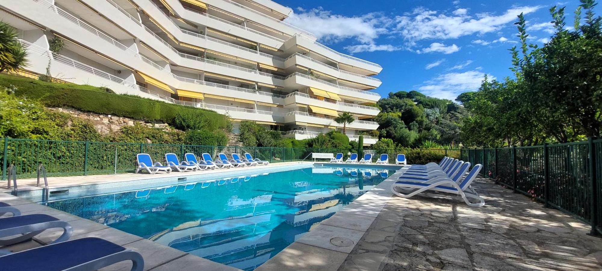 - Sea View- Swimming Pool - Parking - * Cannes