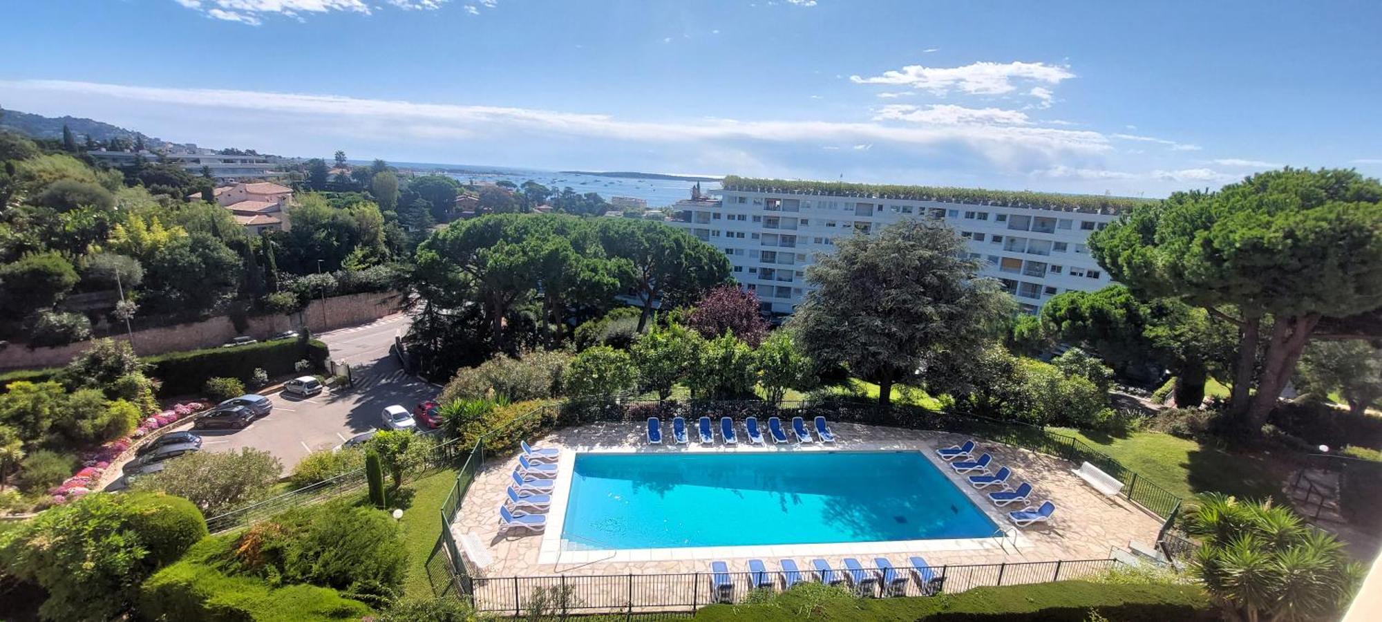 - Sea View- Swimming Pool - Parking - * Cannes